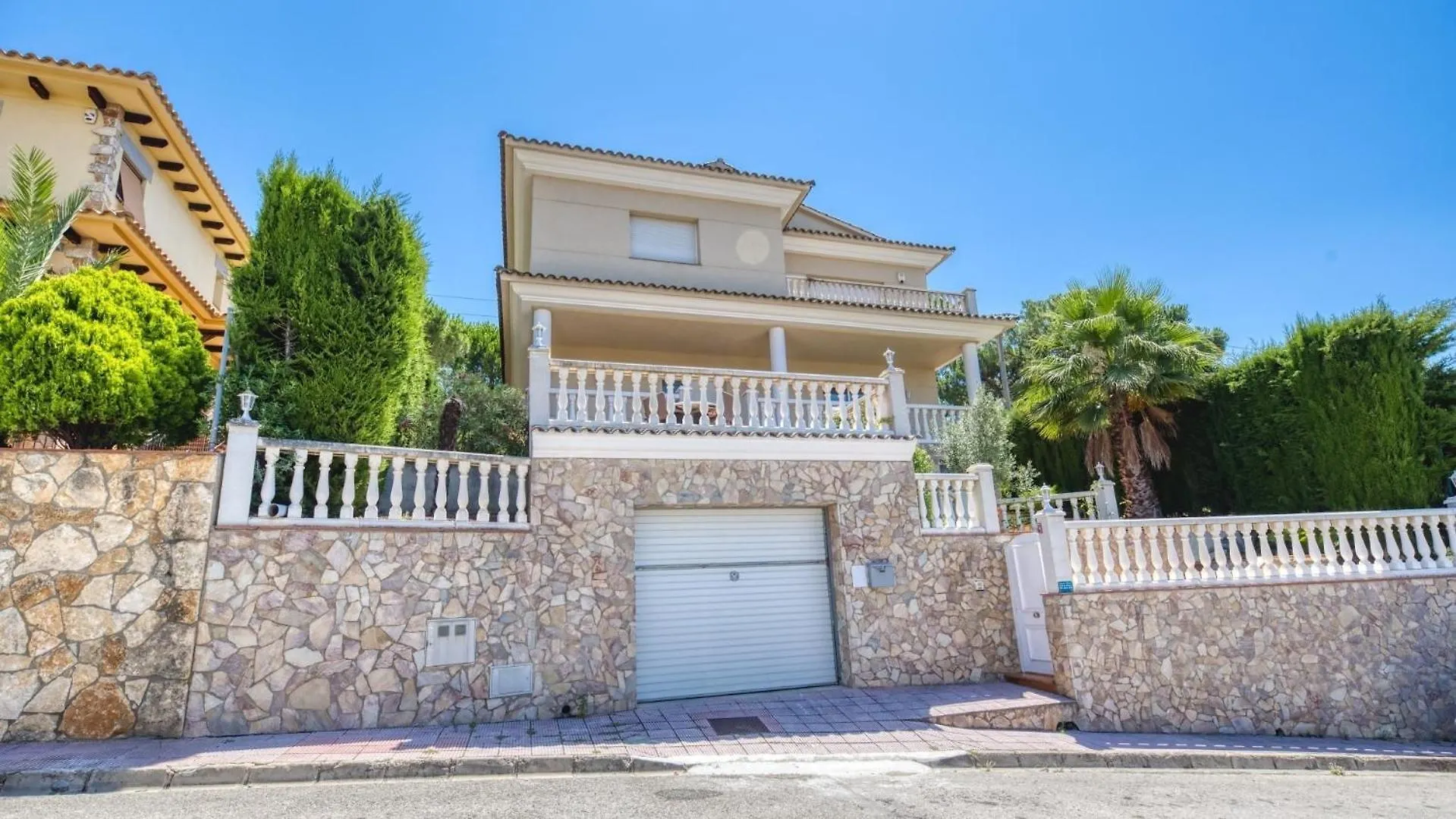 Costacabana - Villa Lorena Lloret de Mar